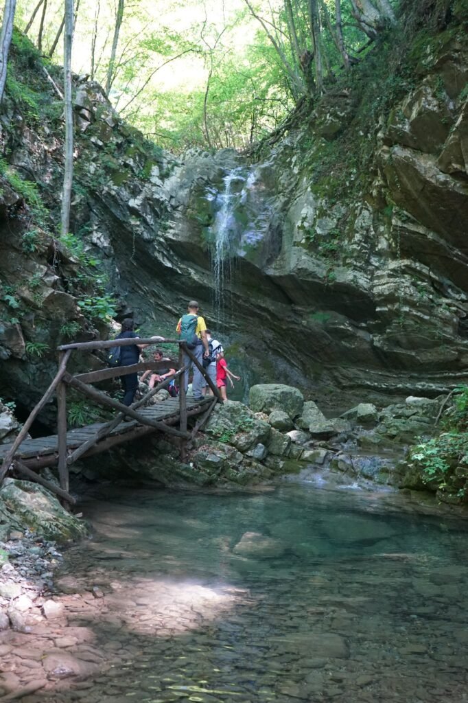 Scopri le meraviglie naturali: un'avventura alle cascate del Preloh